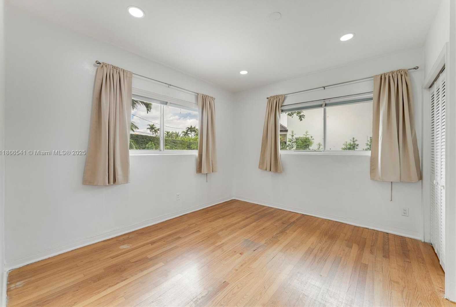 Small Image of 4724 ORDUNA DR, Coral Gables Number 22