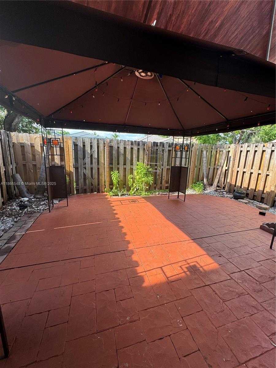 Small Image of 16319 SOUTH WEST 44TH TER, Miami Number 24