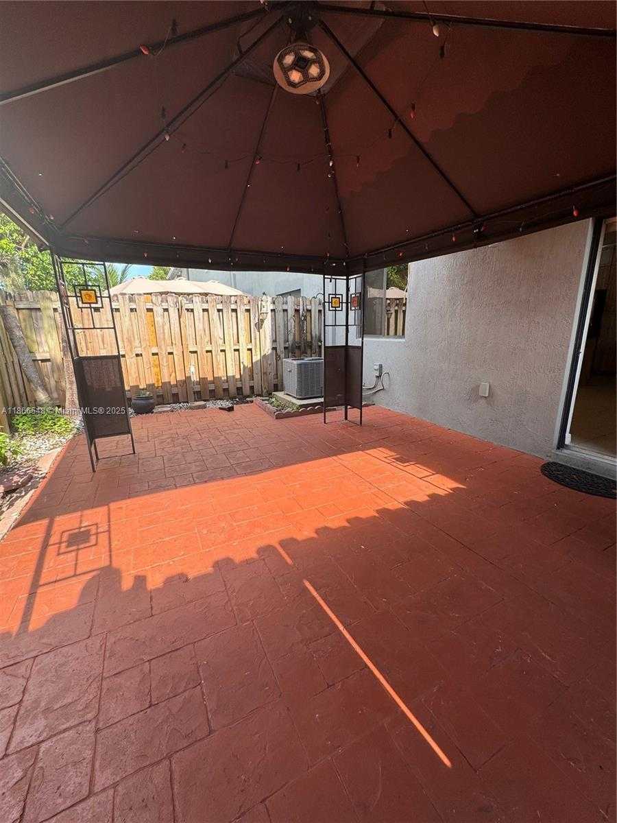 Small Image of 16319 SOUTH WEST 44TH TER, Miami Number 25