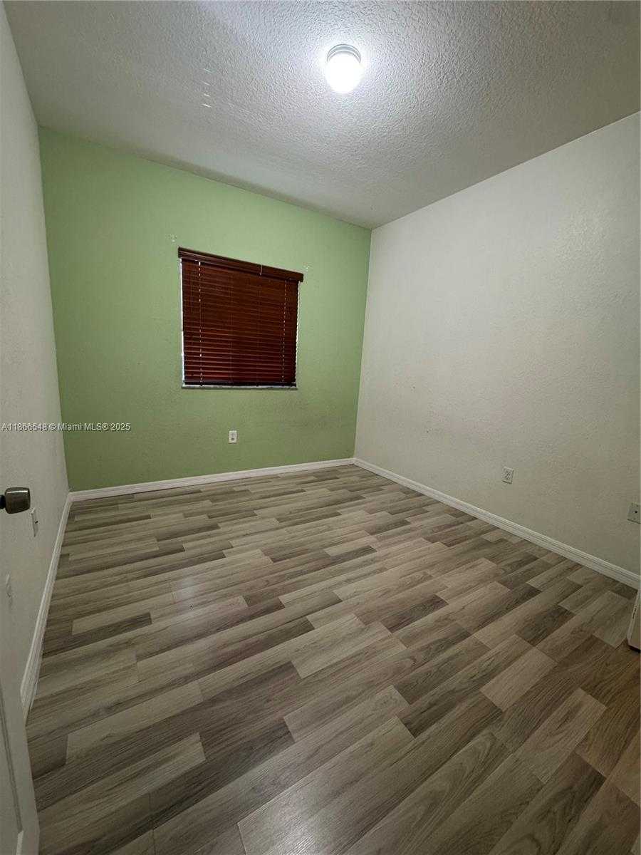 Small Image of 16319 SOUTH WEST 44TH TER, Miami Number 4