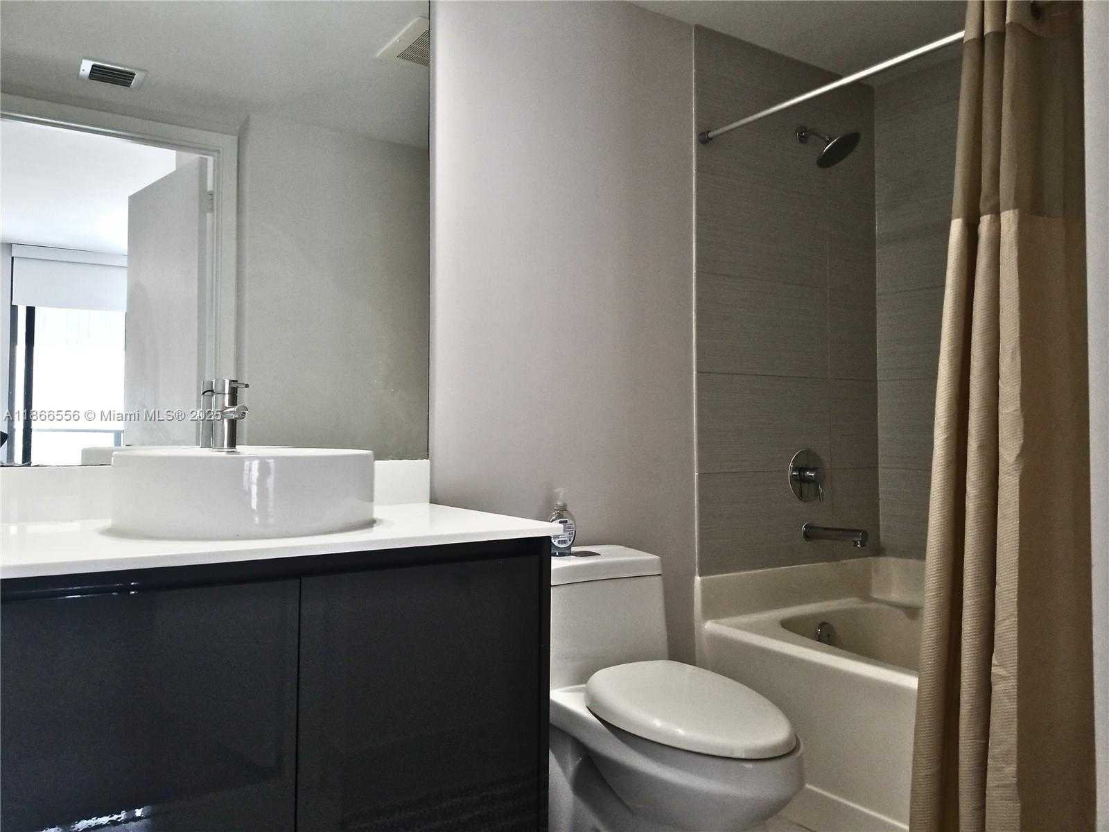 Small Image of 31 SOUTH EAST 6TH ST #1405, Miami Number 6