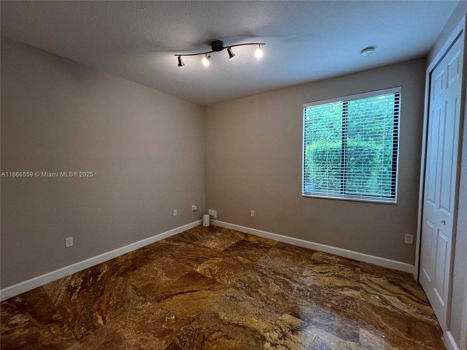 Small Image of 7961 SOUTH WEST 195TH TER, Cutler Bay Number 18