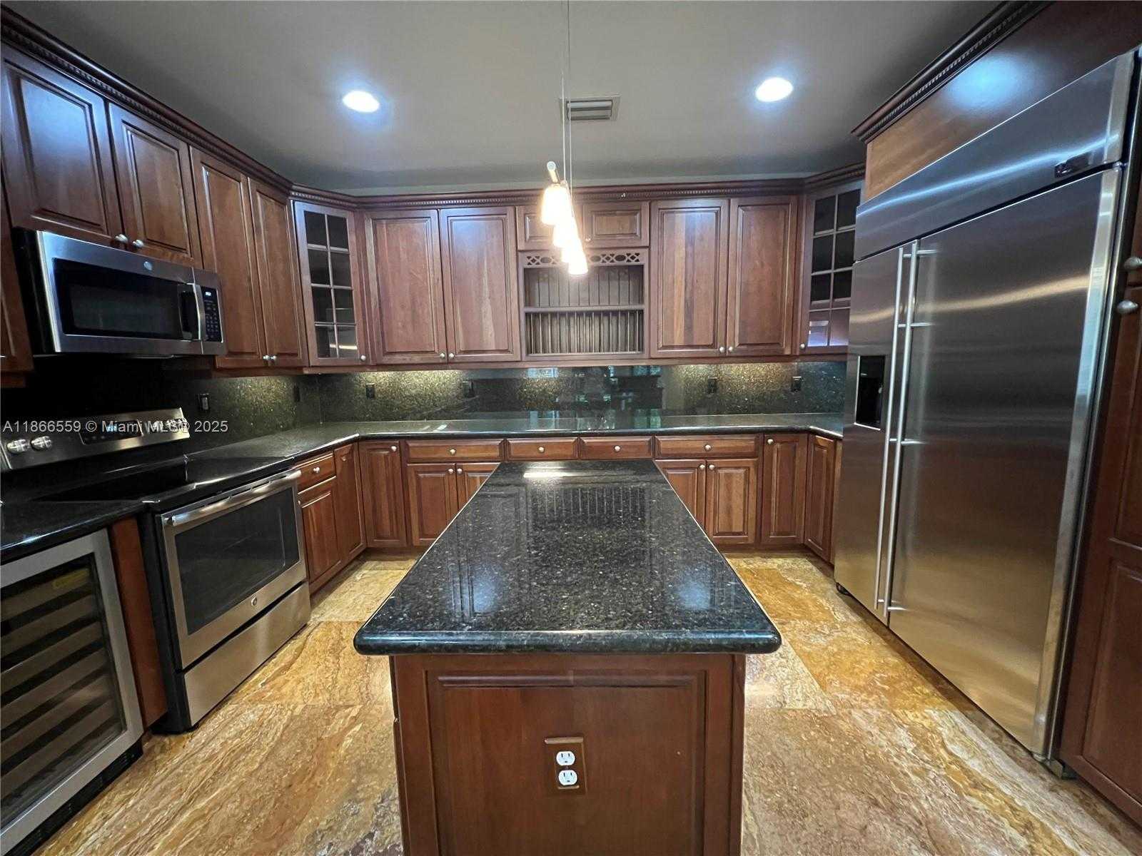 Small Image of 7961 SOUTH WEST 195TH TER, Cutler Bay Number 23