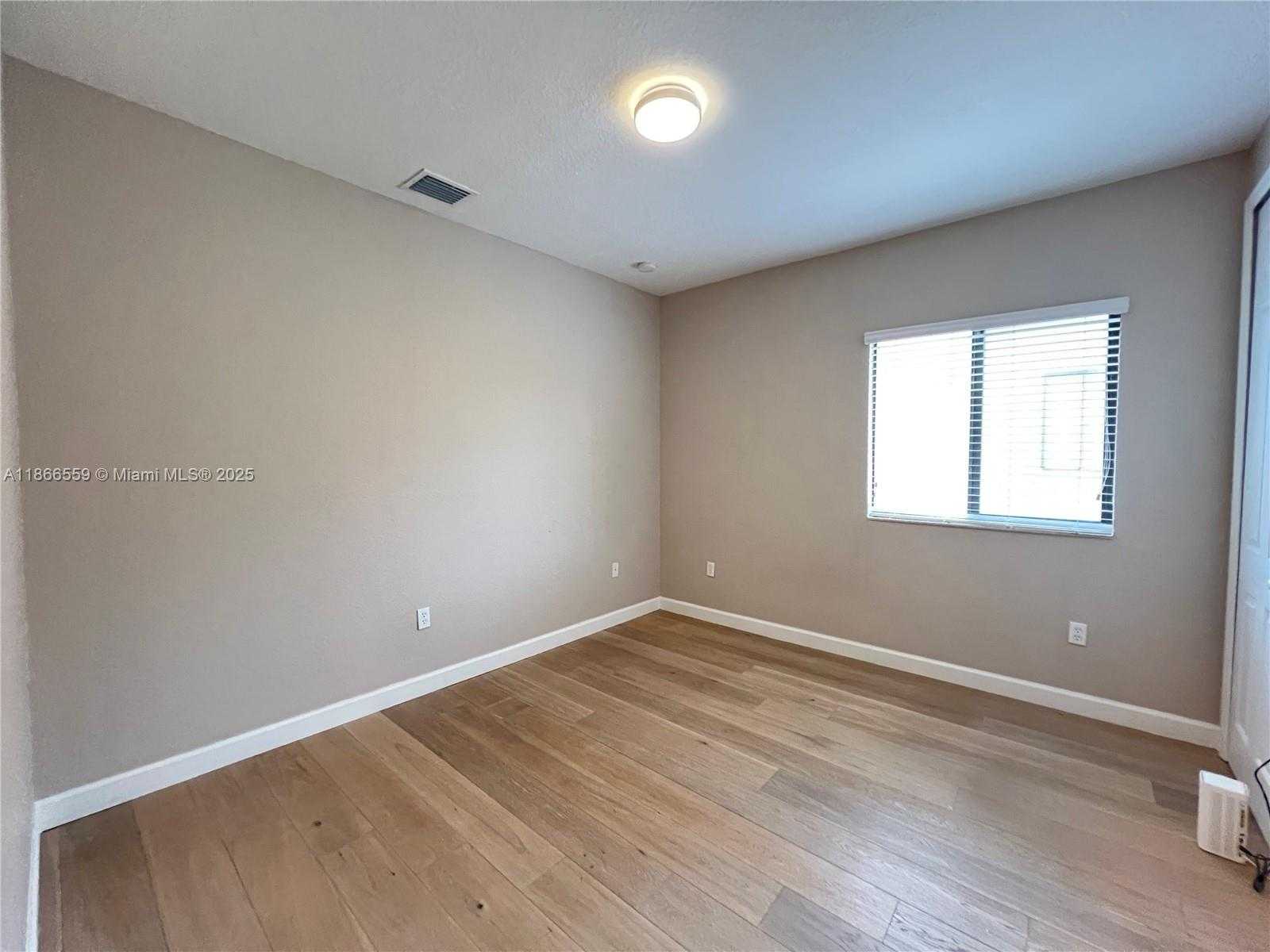 Small Image of 7961 SOUTH WEST 195TH TER, Cutler Bay Number 33