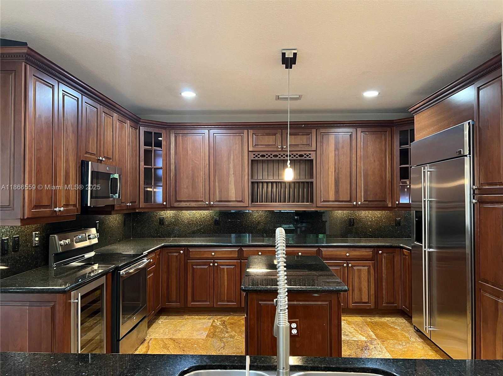 Small Image of 7961 SOUTH WEST 195TH TER, Cutler Bay Number 4