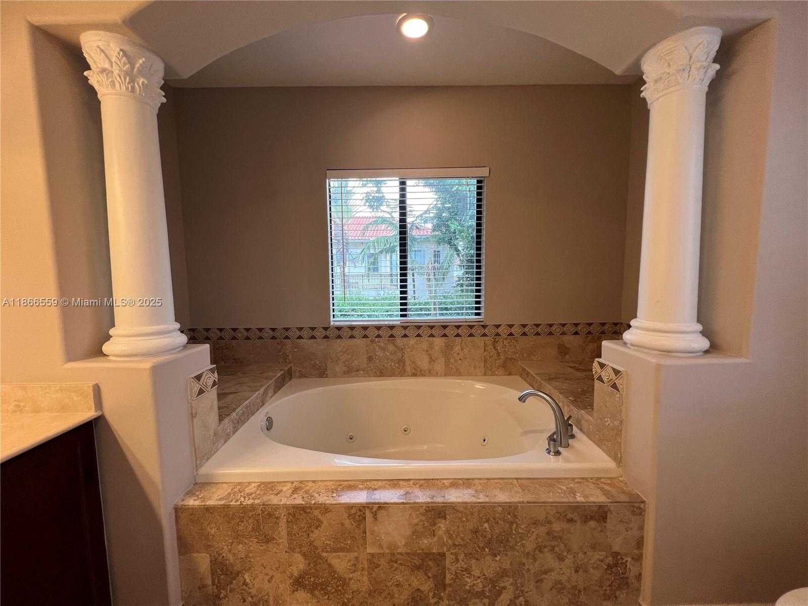 Small Image of 7961 SOUTH WEST 195TH TER, Cutler Bay Number 43