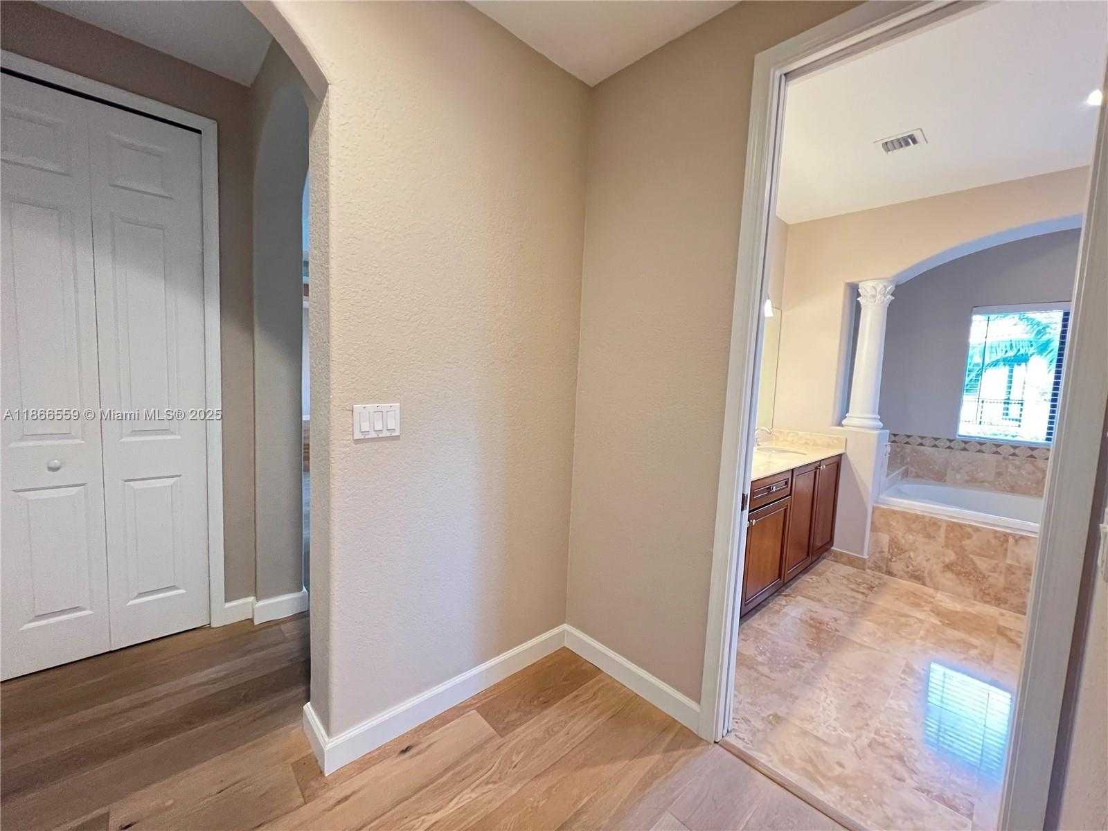 Small Image of 7961 SOUTH WEST 195TH TER, Cutler Bay Number 50