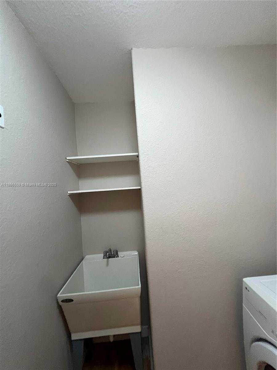 Small Image of 7961 SOUTH WEST 195TH TER, Cutler Bay Number 64