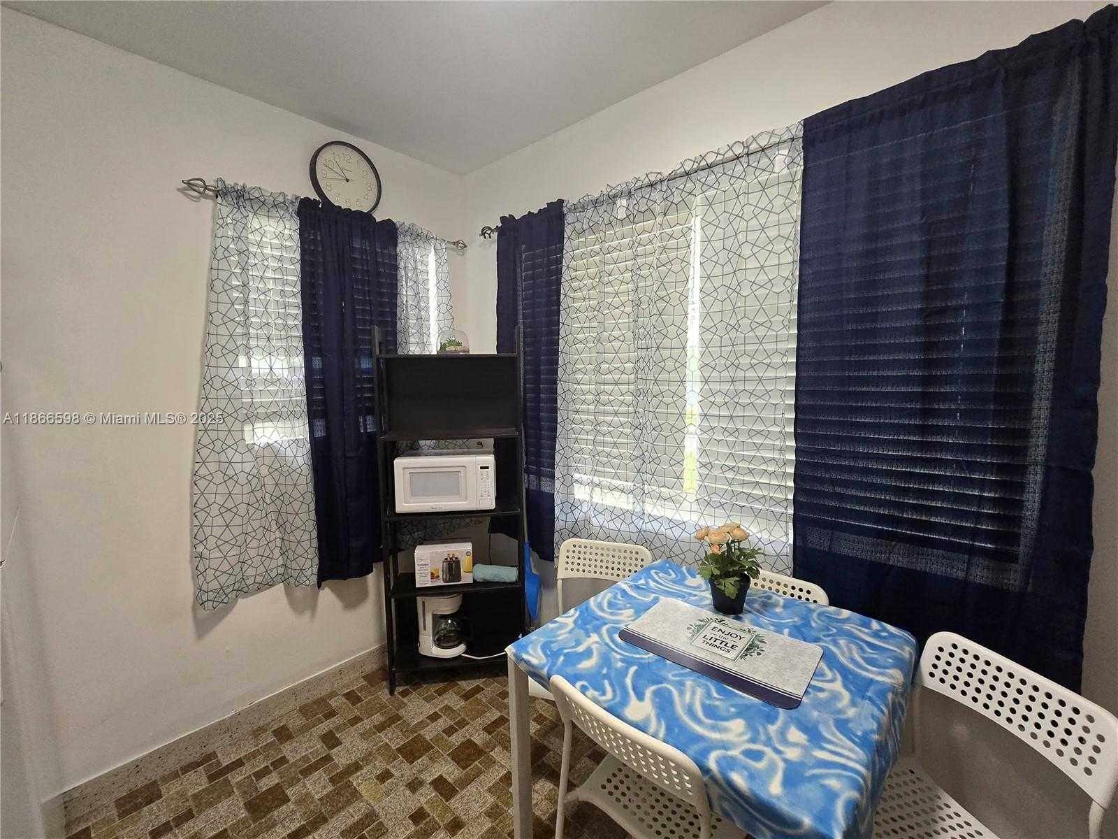 Small Image of 2305 MONROE ST #12, Hollywood Number 10