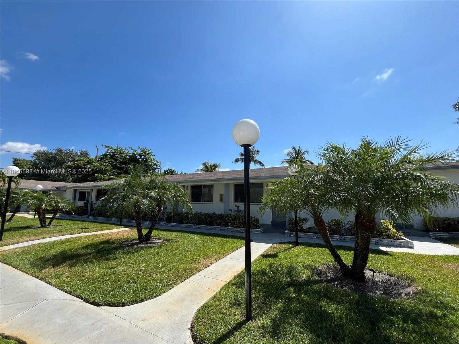 Small Image of 2305 MONROE ST #12, Hollywood Number 14