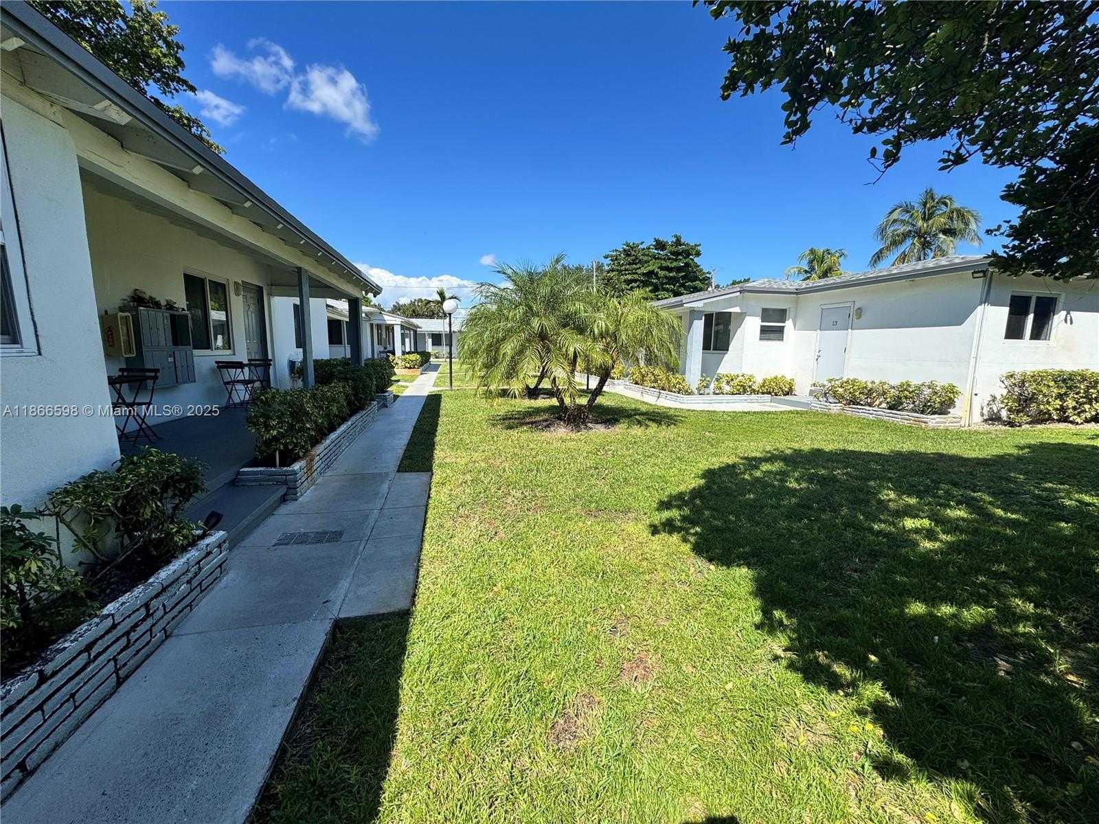 Small Image of 2305 MONROE ST #12, Hollywood Number 17