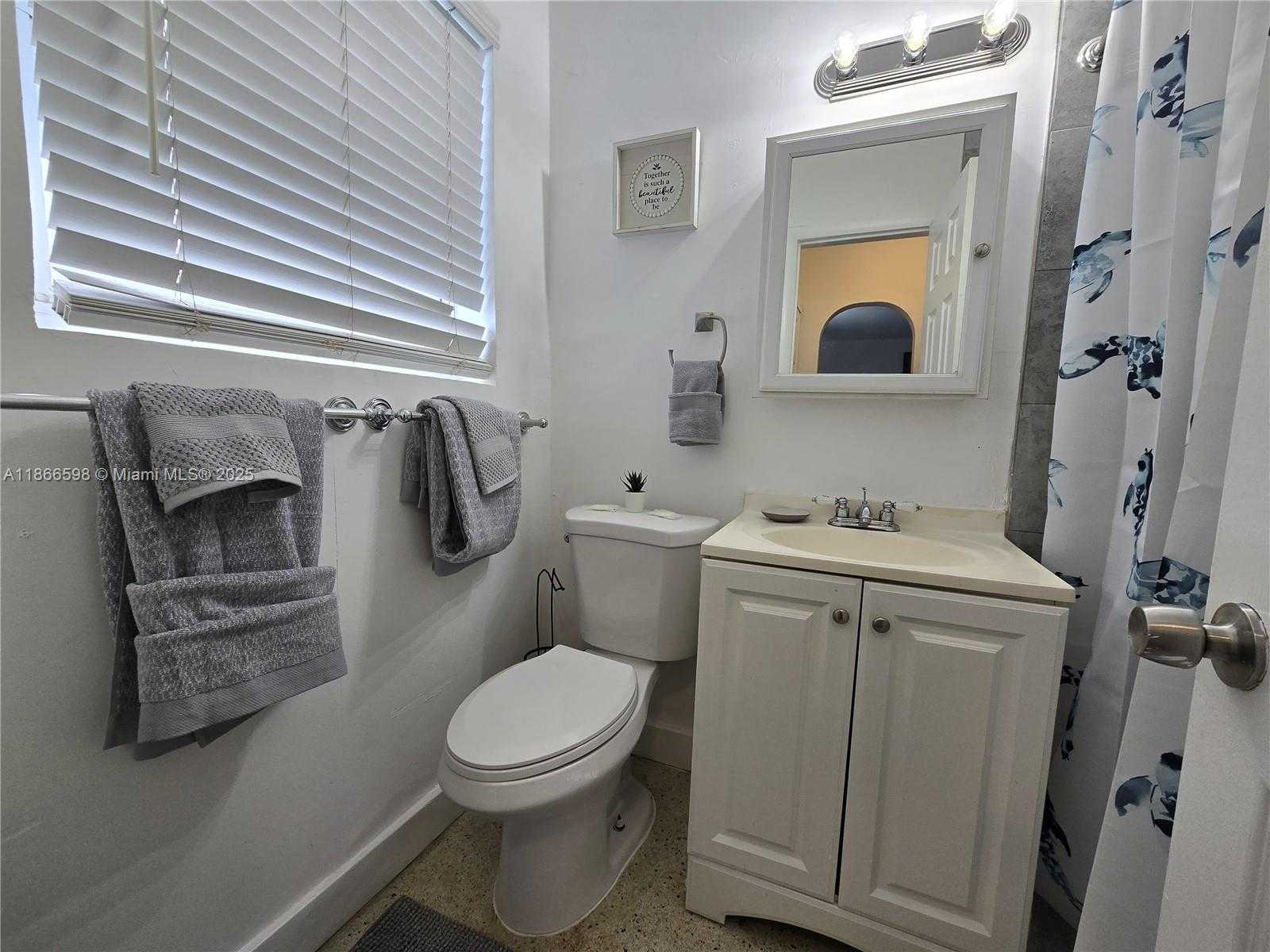 Small Image of 2305 MONROE ST #12, Hollywood Number 7