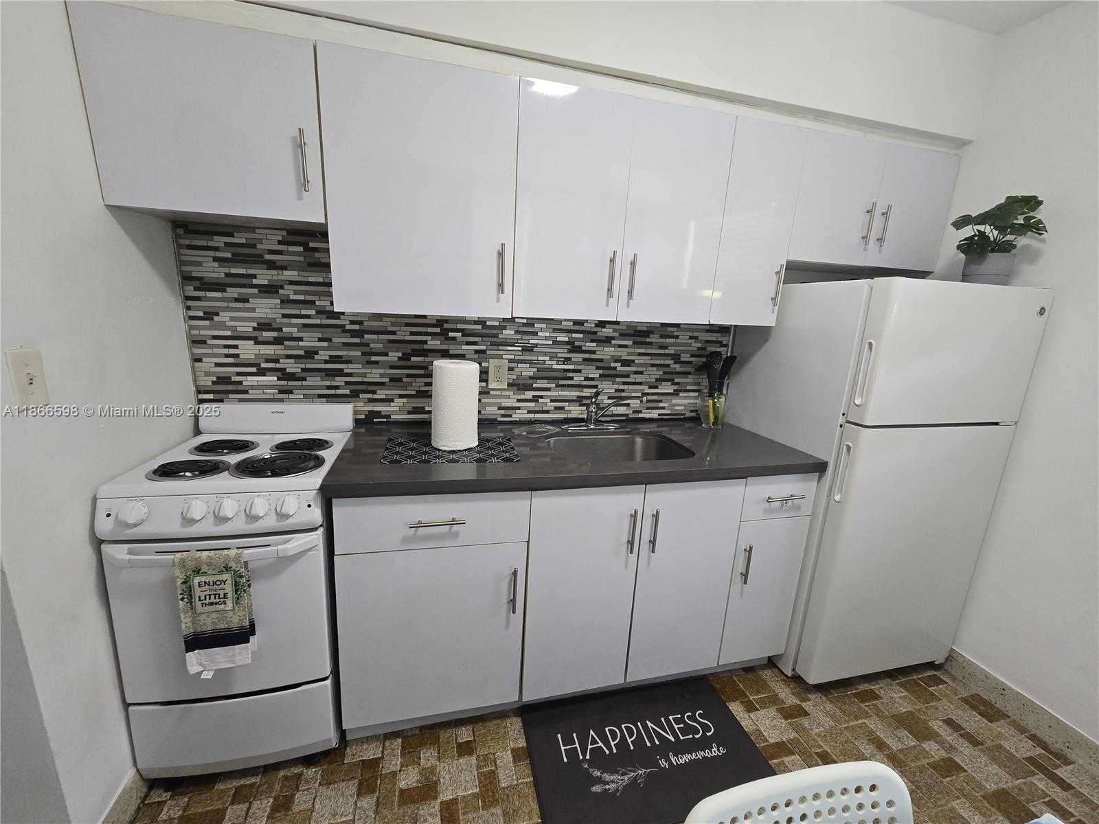 Small Image of 2305 MONROE ST #12, Hollywood Number 9