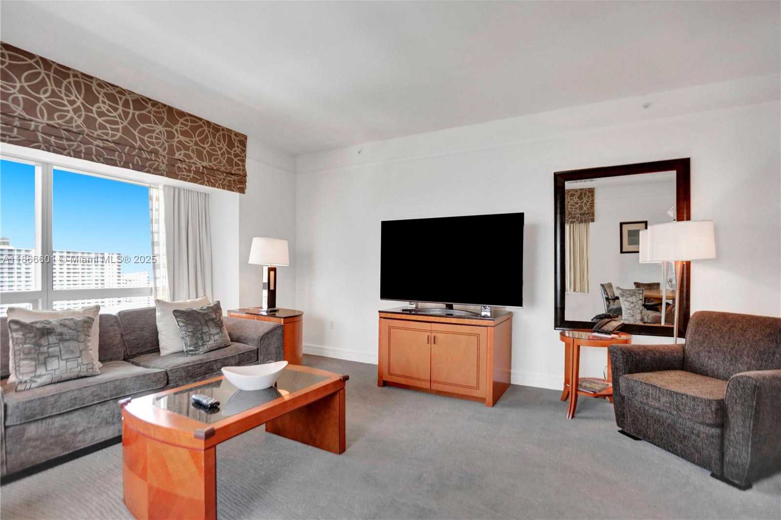 Small Image of 1435 BRICKELL AVE #3212, Miami Number 11