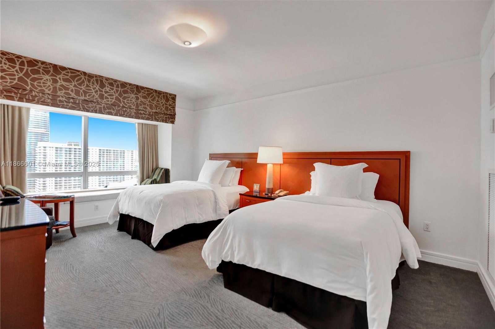 Small Image of 1435 BRICKELL AVE #3212, Miami Number 18