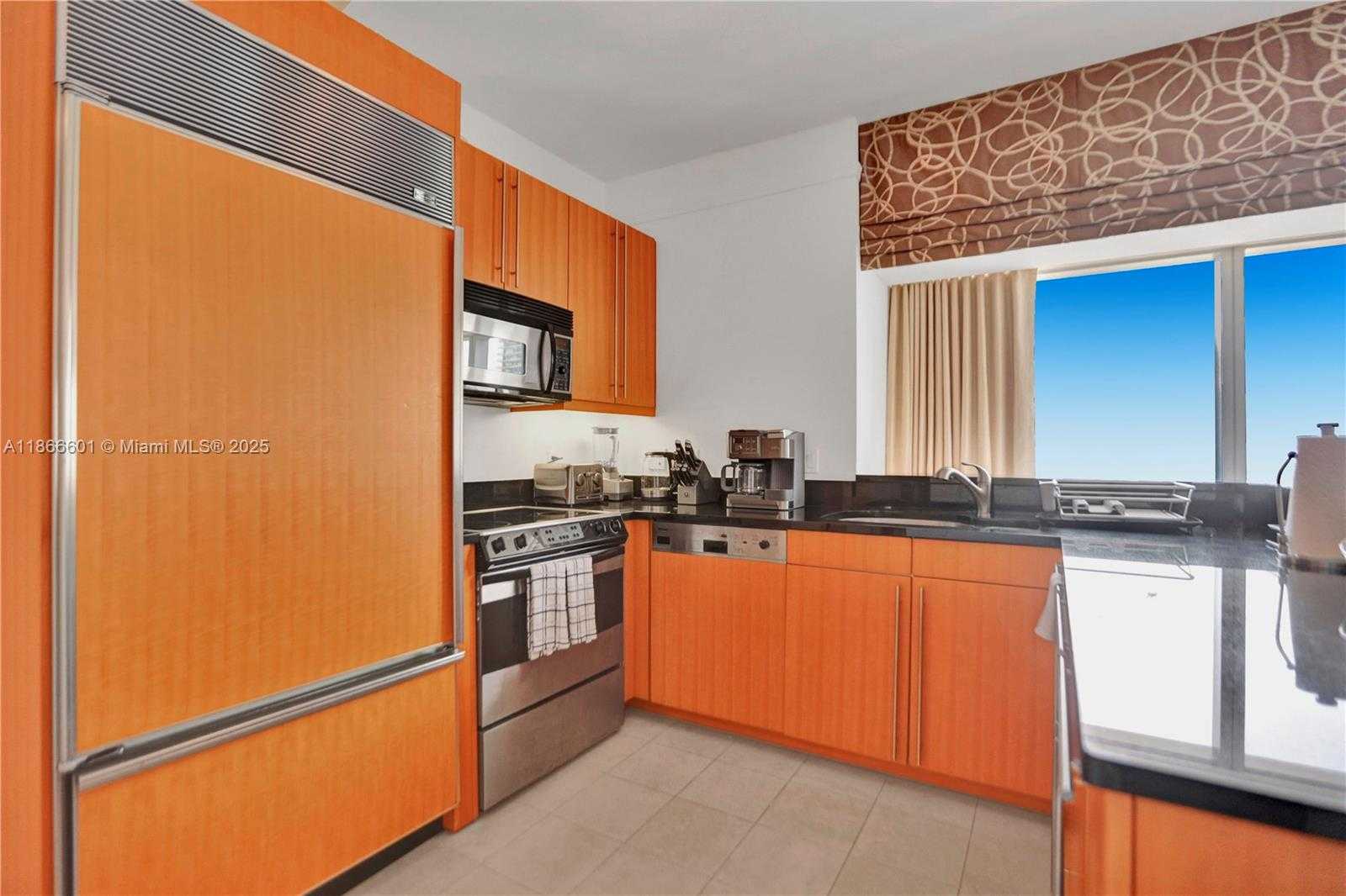 Small Image of 1435 BRICKELL AVE #3212, Miami Number 3