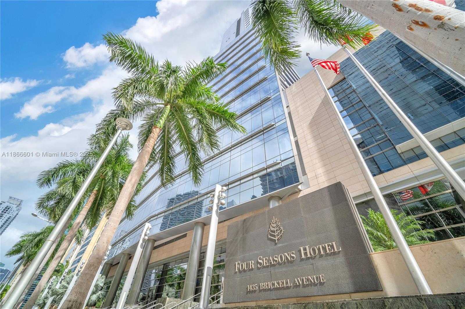Small Image of 1435 BRICKELL AVE #3212, Miami Number 4
