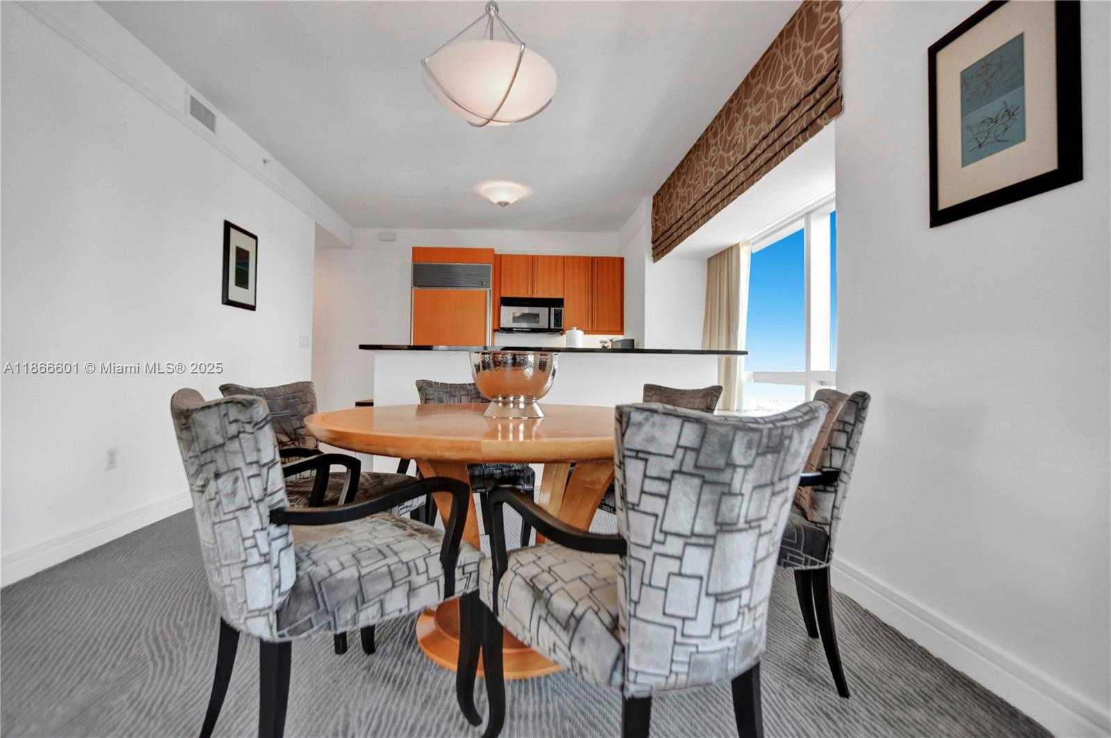 Small Image of 1435 BRICKELL AVE #3212, Miami Number 7