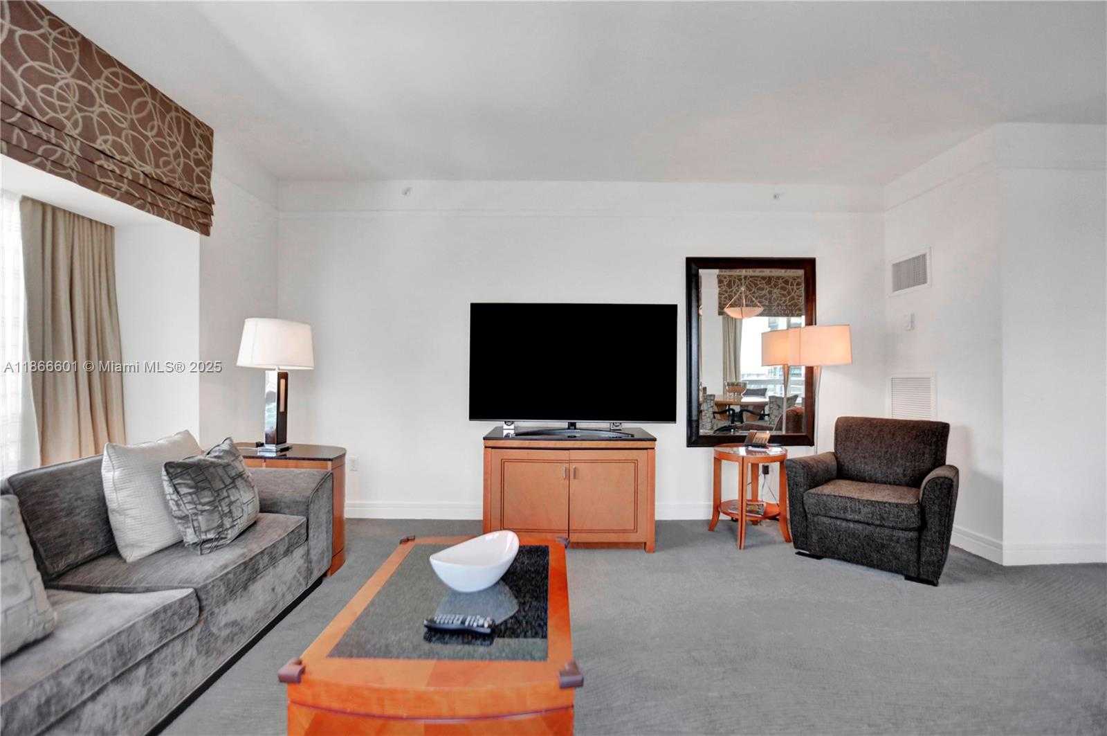 Small Image of 1435 BRICKELL AVE #3212, Miami Number 8