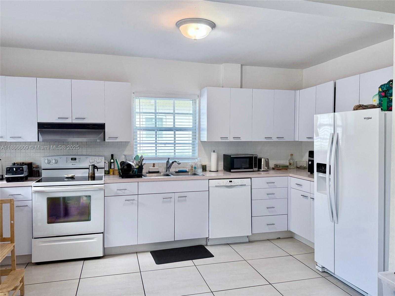 Small Image of 5760 SOUTH WEST 35TH ST, Miami Number 11