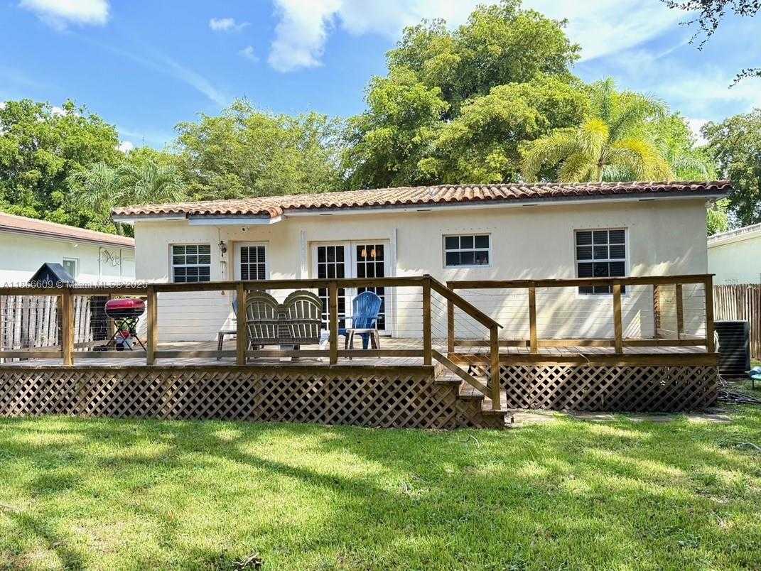 Small Image of 5760 SOUTH WEST 35TH ST, Miami Number 2