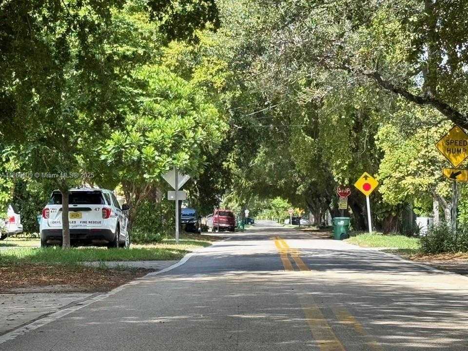 Small Image of 5760 SOUTH WEST 35TH ST, Miami Number 5