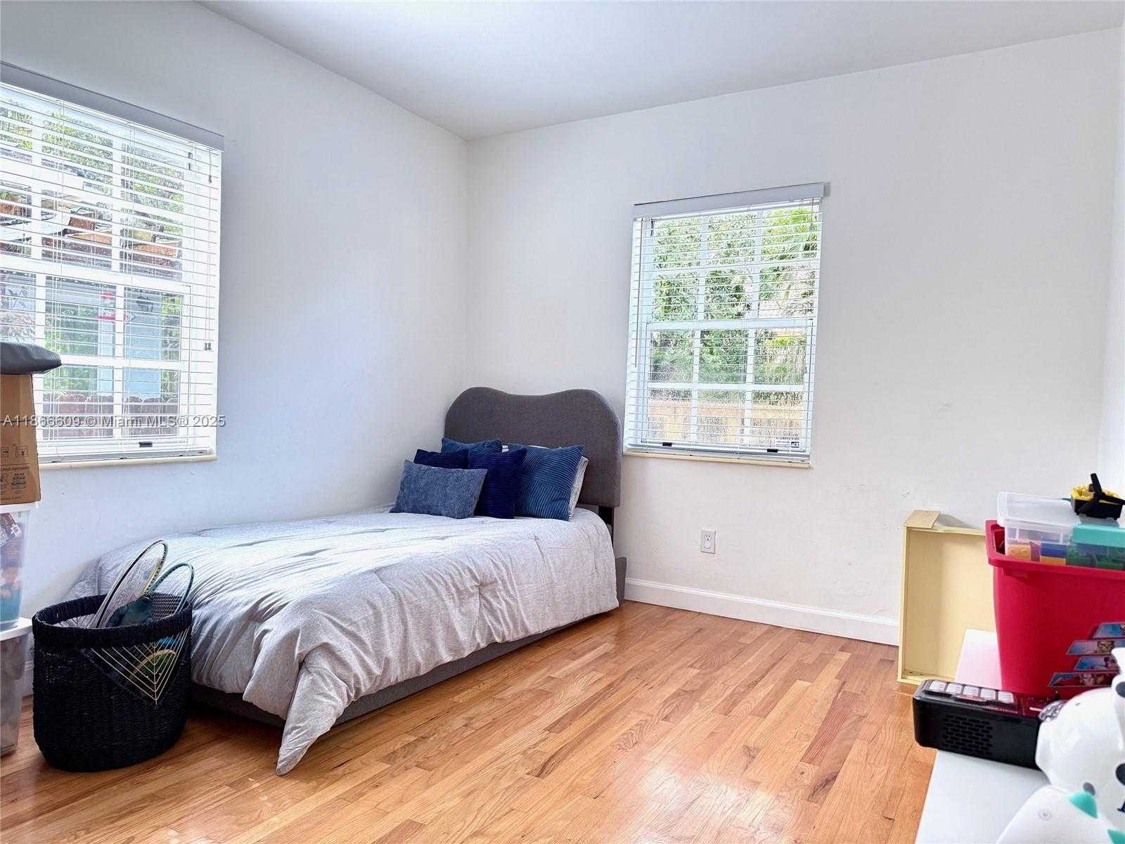 Small Image of 5760 SOUTH WEST 35TH ST, Miami Number 8