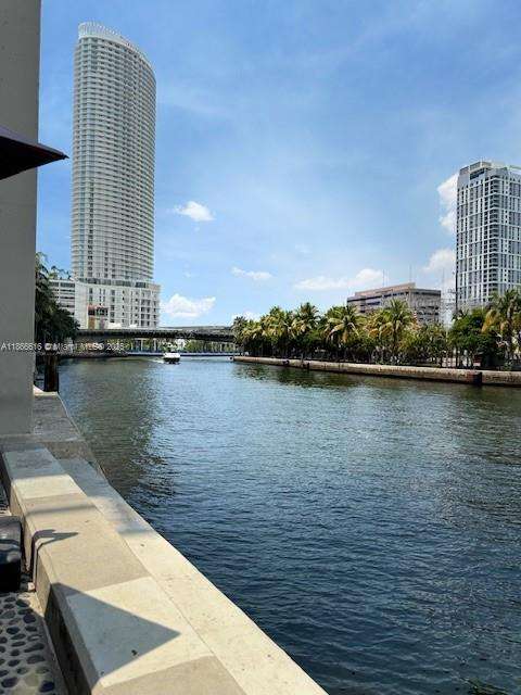 Small Image of 690 SOUTH WEST 1ST CT #2311, Miami Number 4