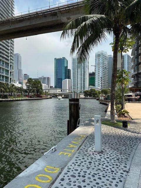 Small Image of 690 SOUTH WEST 1ST CT #2311, Miami Number 40