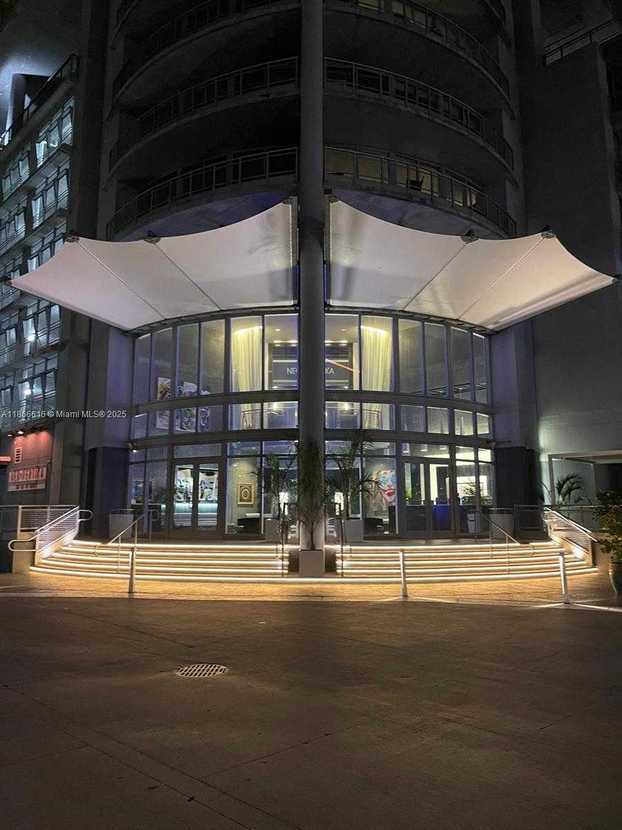Small Image of 690 SOUTH WEST 1ST CT #2311, Miami Number 5