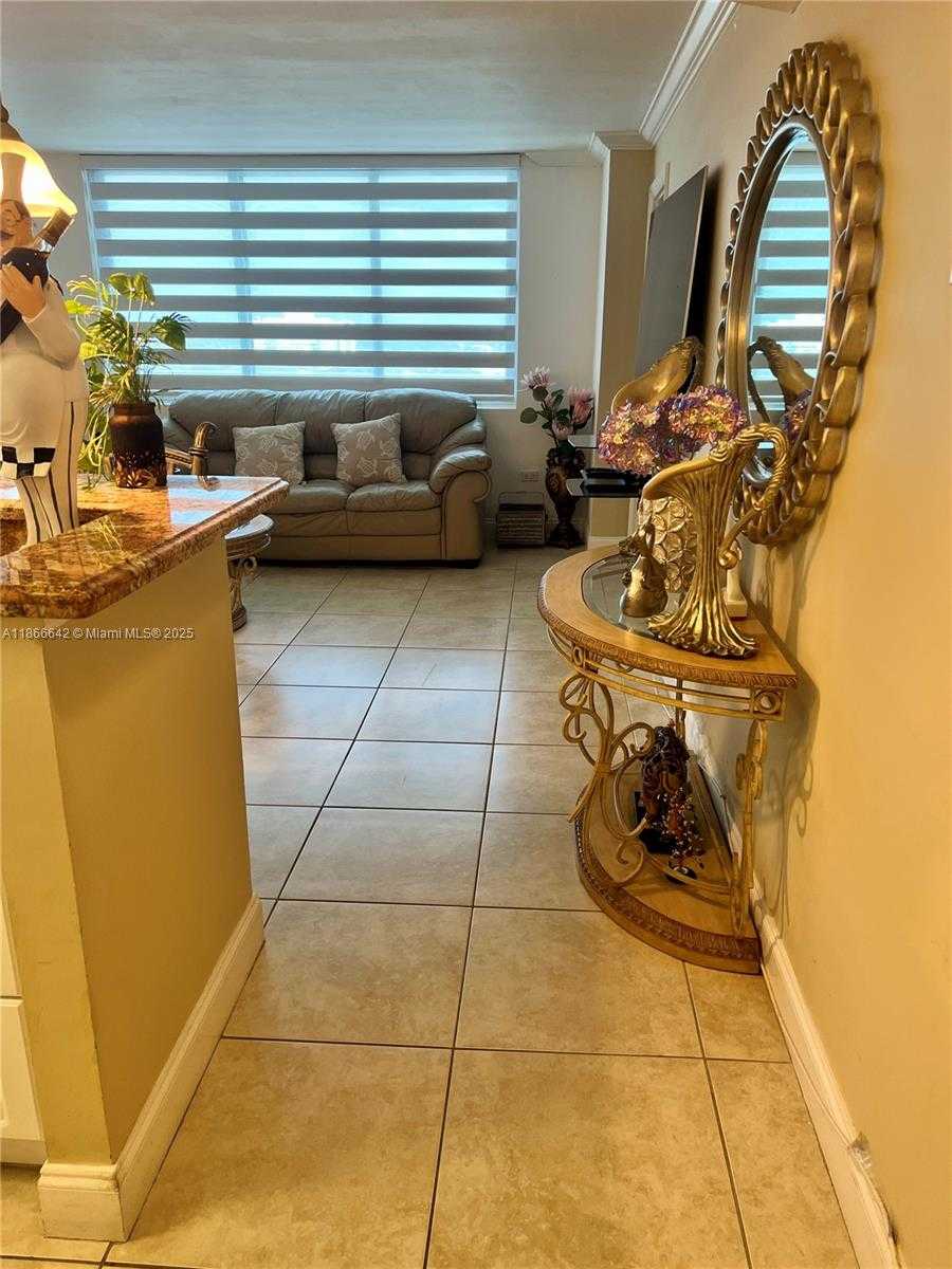 Small Image of 7135 COLLINS AVE #1523, Miami Beach Number 13