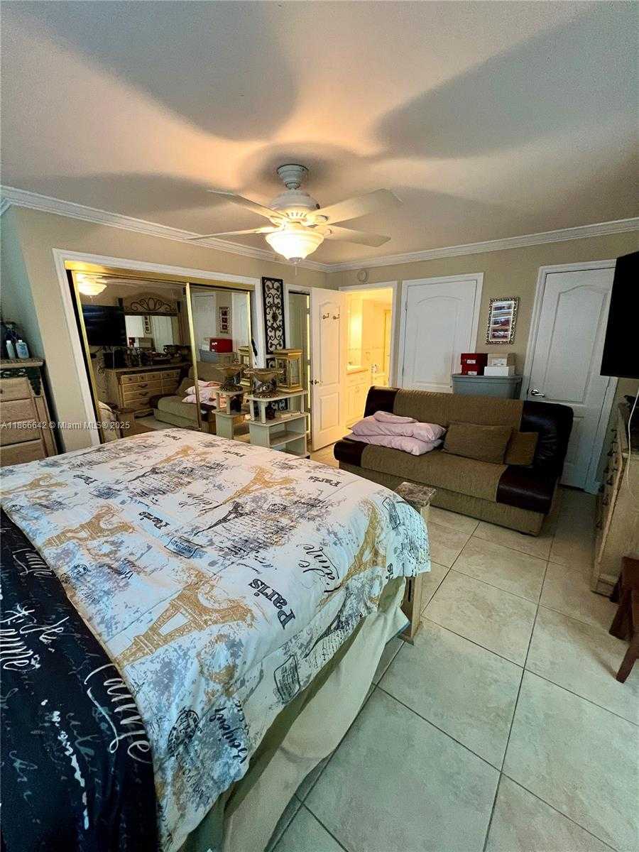 Small Image of 7135 COLLINS AVE #1523, Miami Beach Number 22