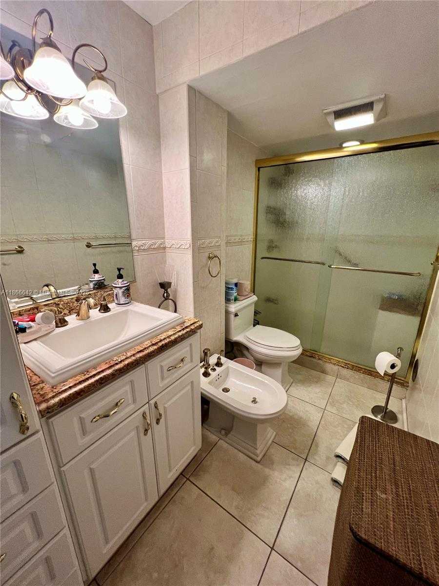 Small Image of 7135 COLLINS AVE #1523, Miami Beach Number 26