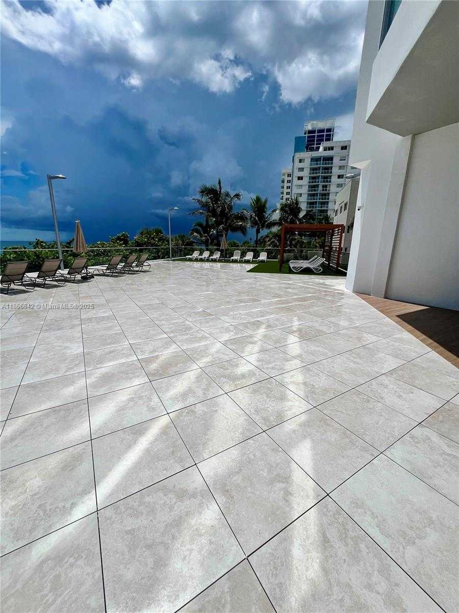 Small Image of 7135 COLLINS AVE #1523, Miami Beach Number 33