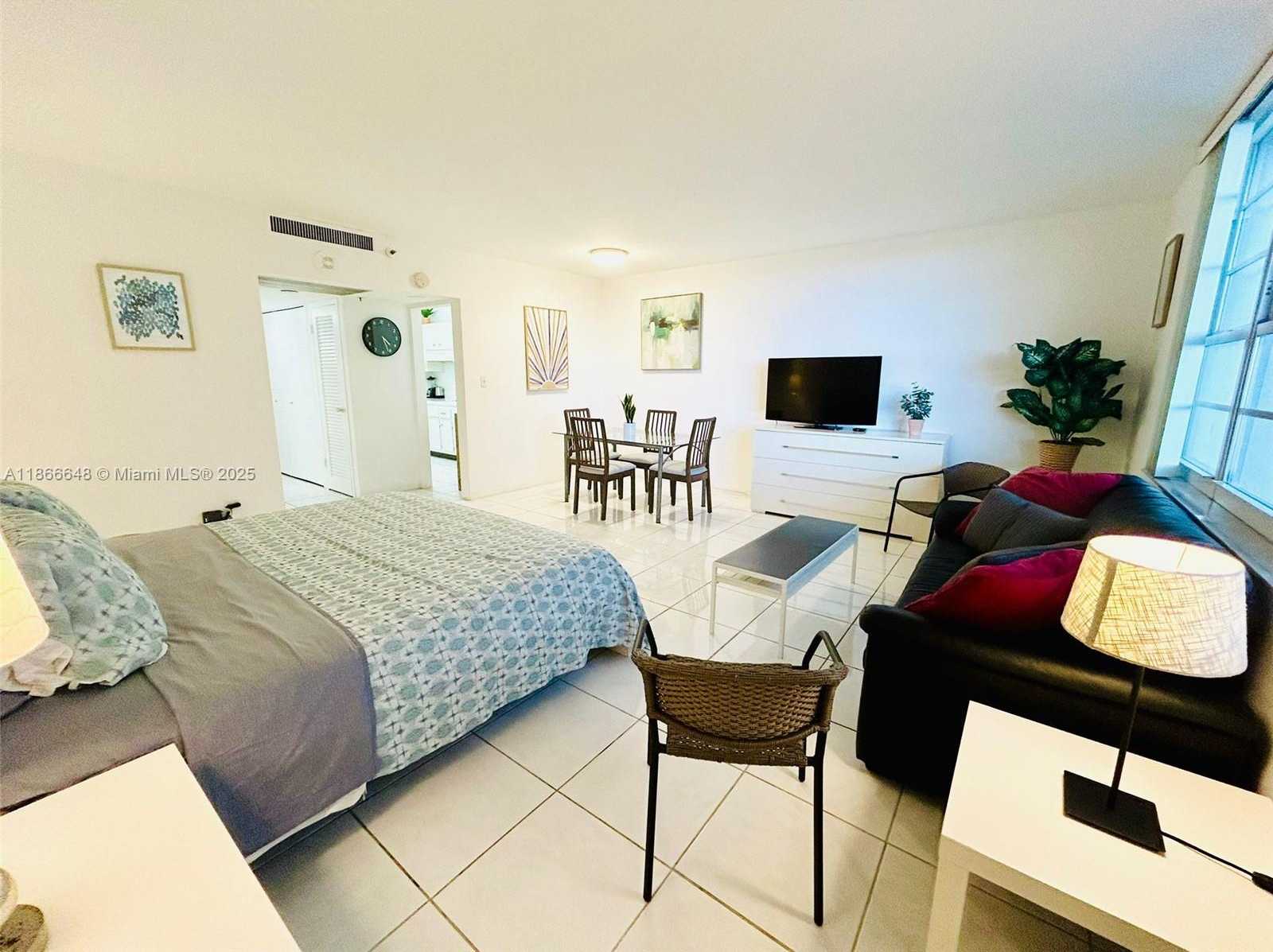 Small Image of 100 LINCOLN RD #525, Miami Beach Number 2