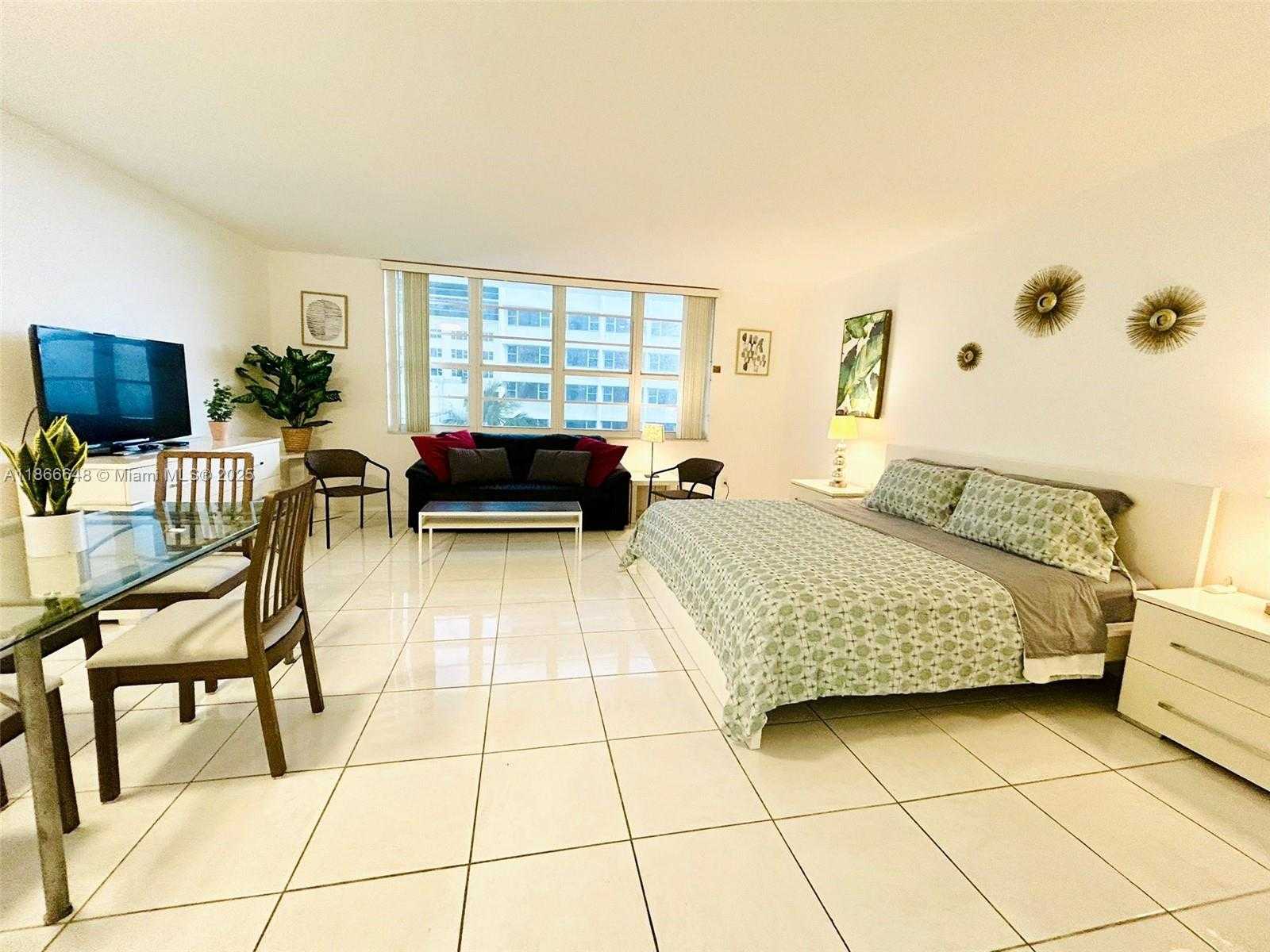 Small Image of 100 LINCOLN RD #525, Miami Beach Number 3