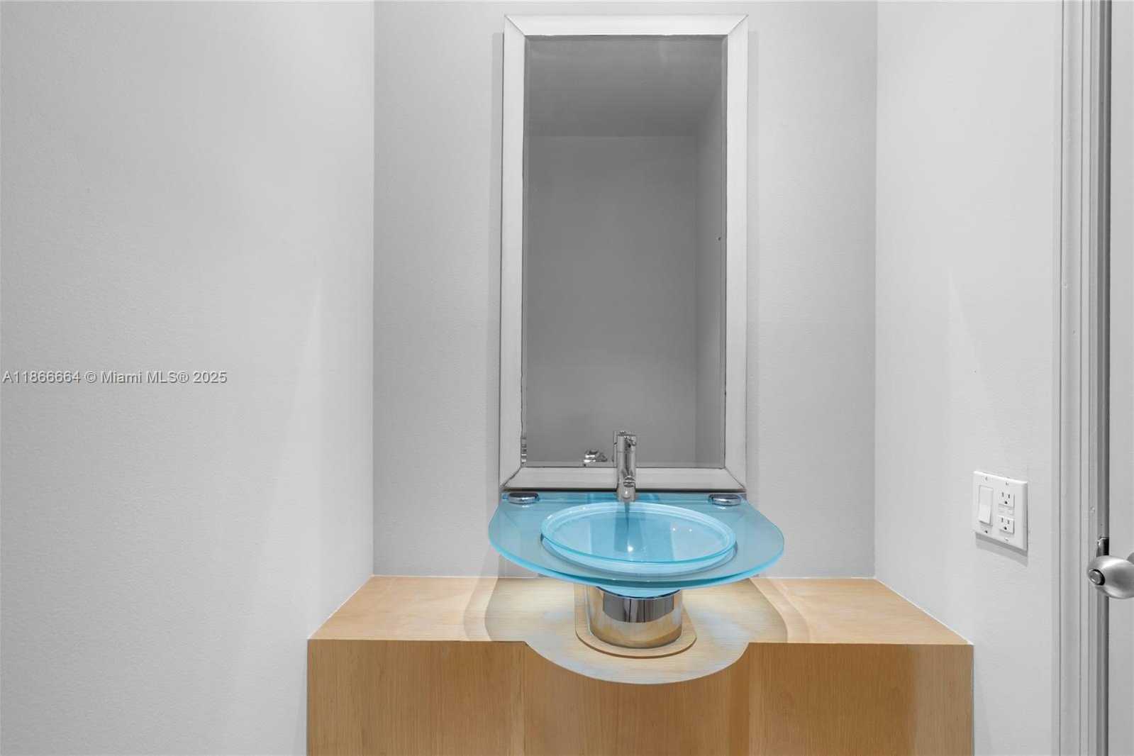Small Image of 888 BRICKELL KEY DR #408, Miami Number 23