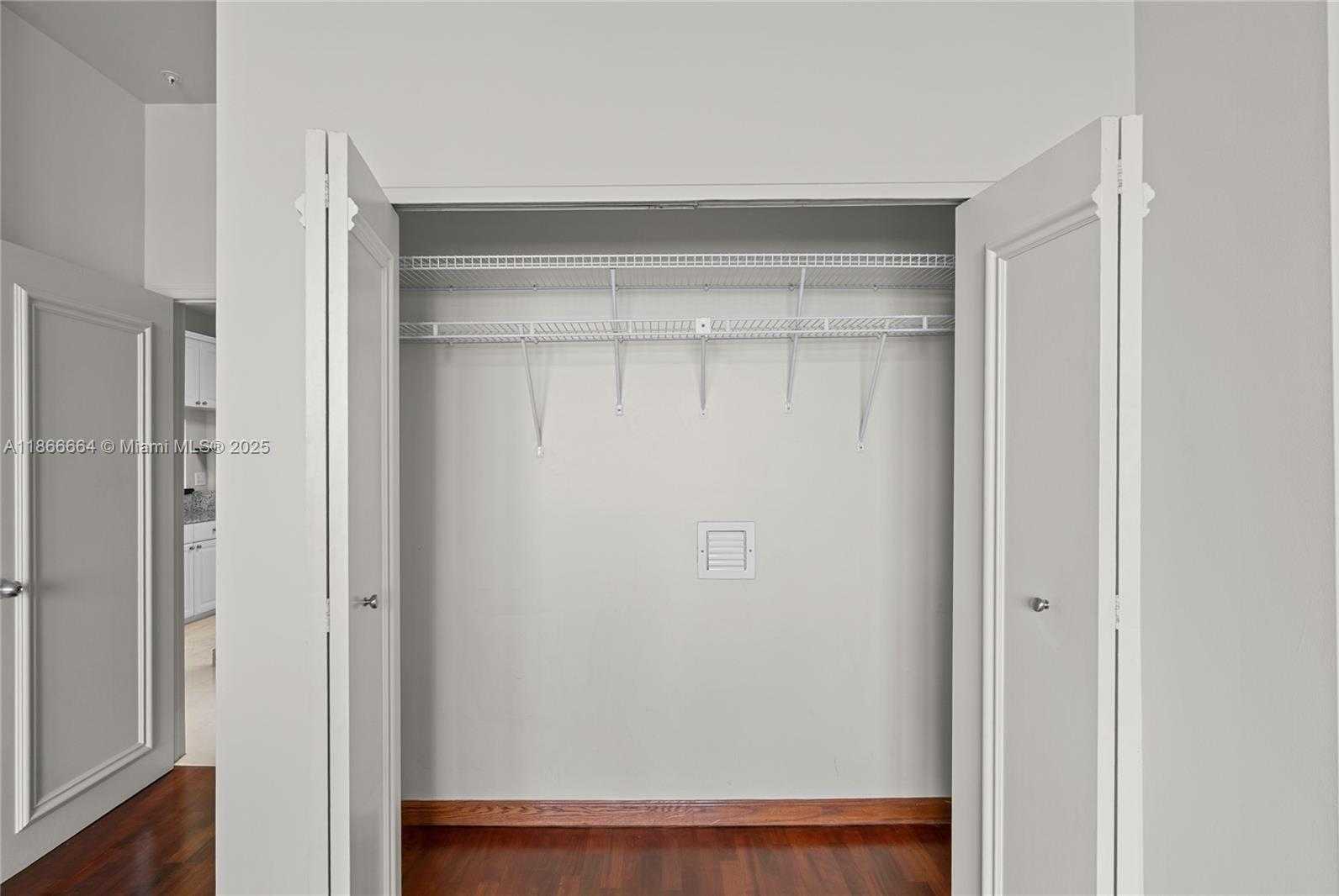 Small Image of 888 BRICKELL KEY DR #408, Miami Number 43
