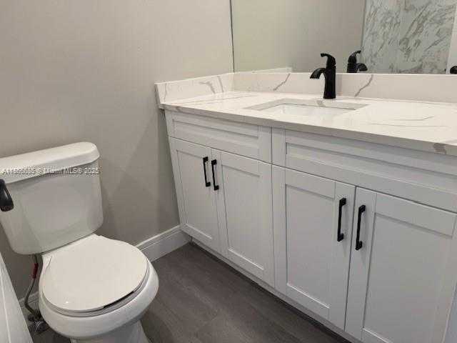 Small Image of 5401 COLLINS AVE #209, Miami Beach Number 18