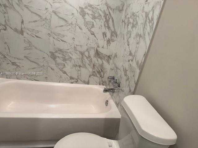 Small Image of 5401 COLLINS AVE #209, Miami Beach Number 19
