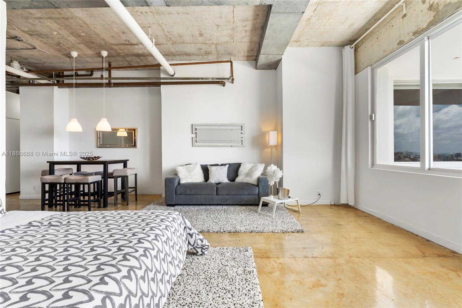 Small Image of 1000 WEST AVE #PH32, Miami Beach Number 25