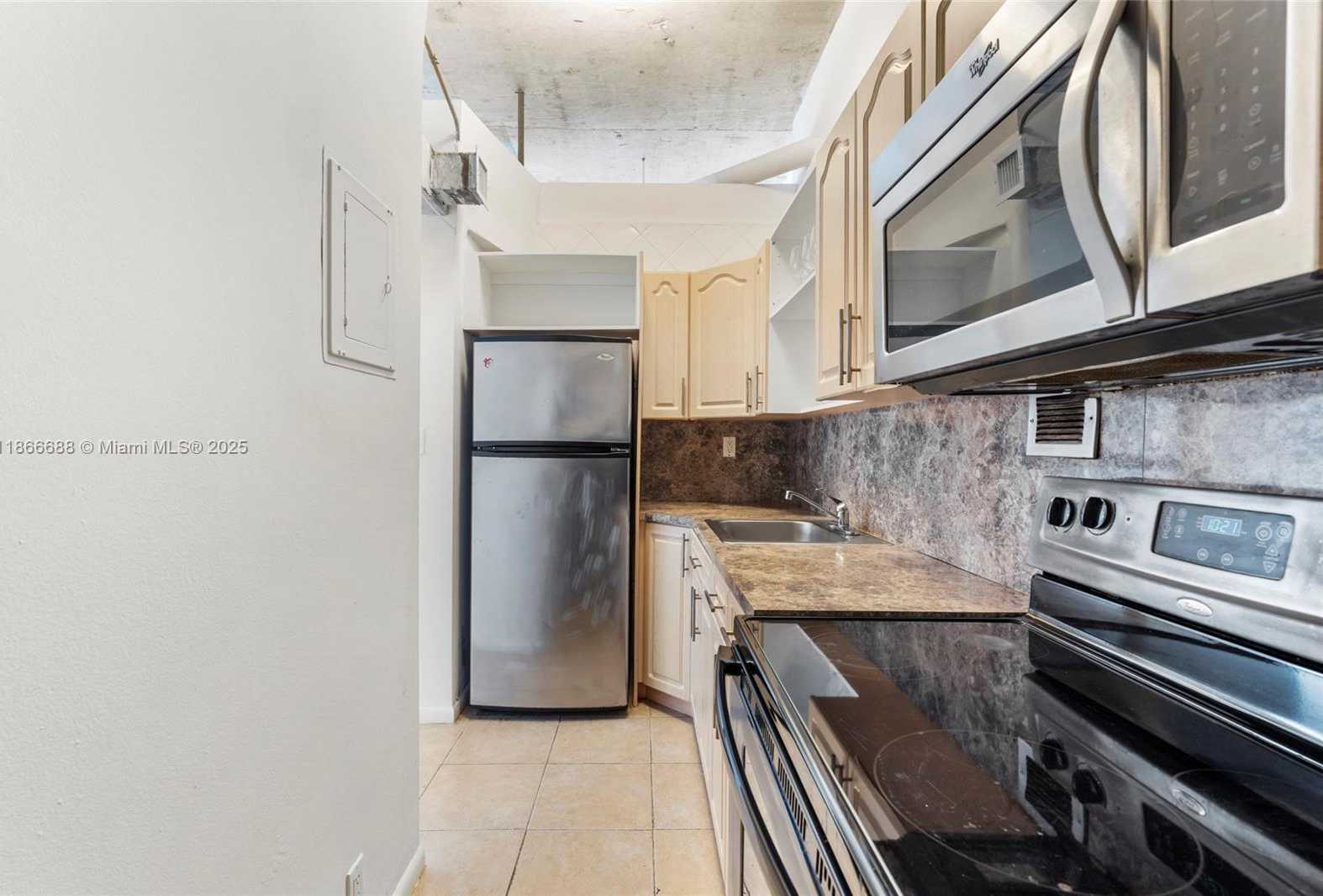 Small Image of 1000 WEST AVE #PH32, Miami Beach Number 28