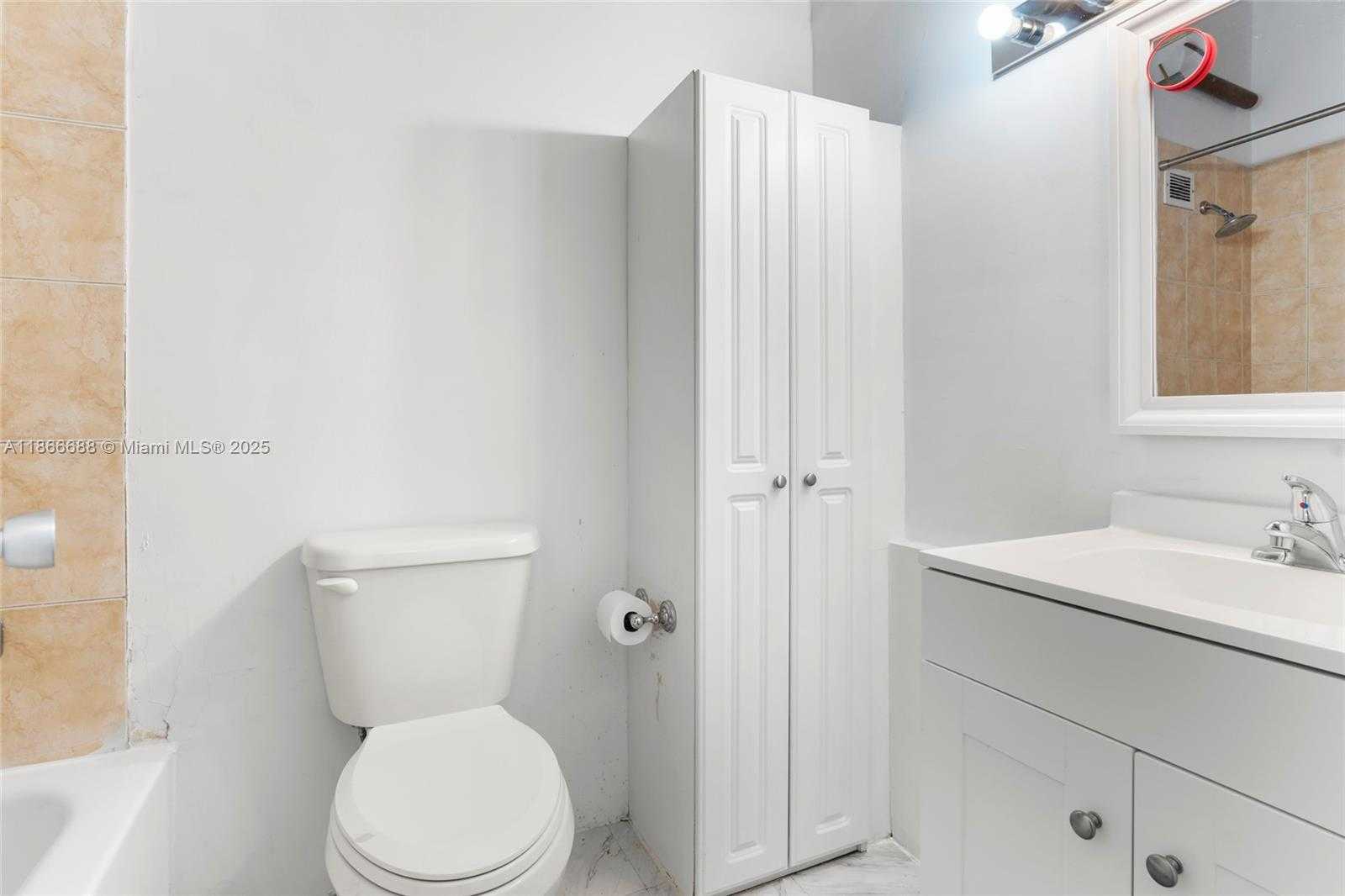 Small Image of 1000 WEST AVE #PH32, Miami Beach Number 36