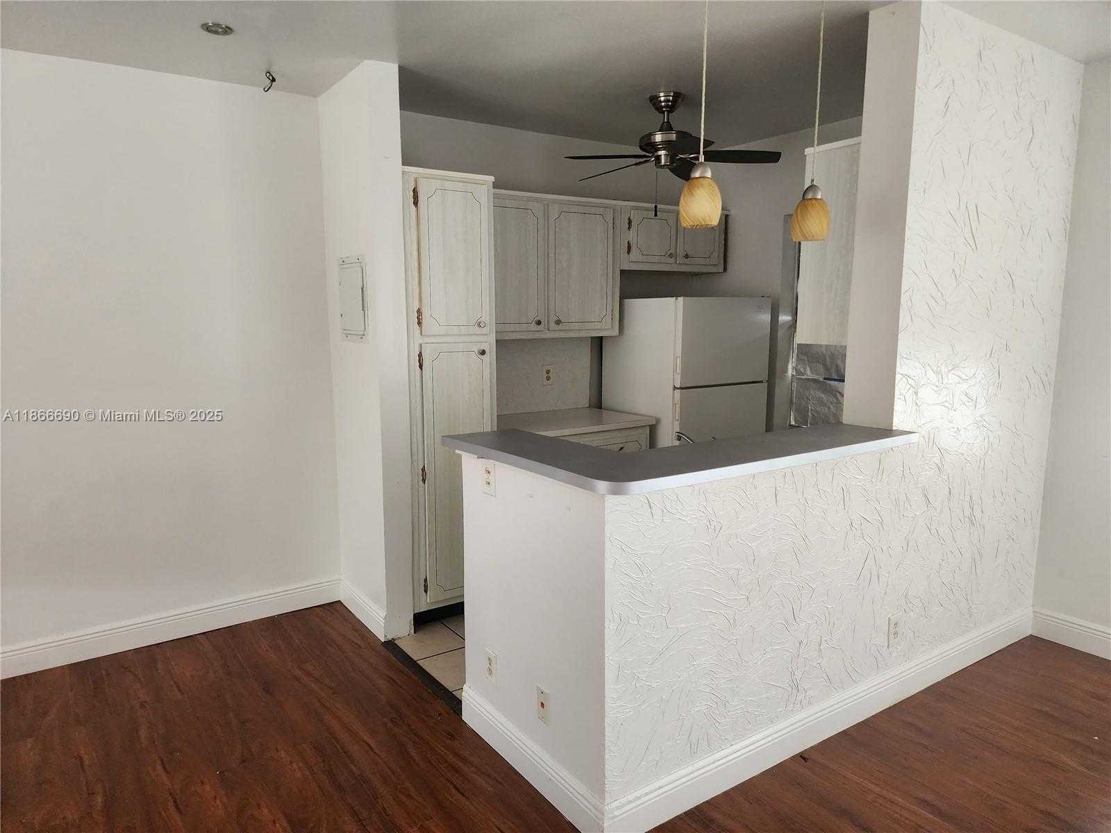 Small Image of 2219 POLK ST #2A, Hollywood Number 2