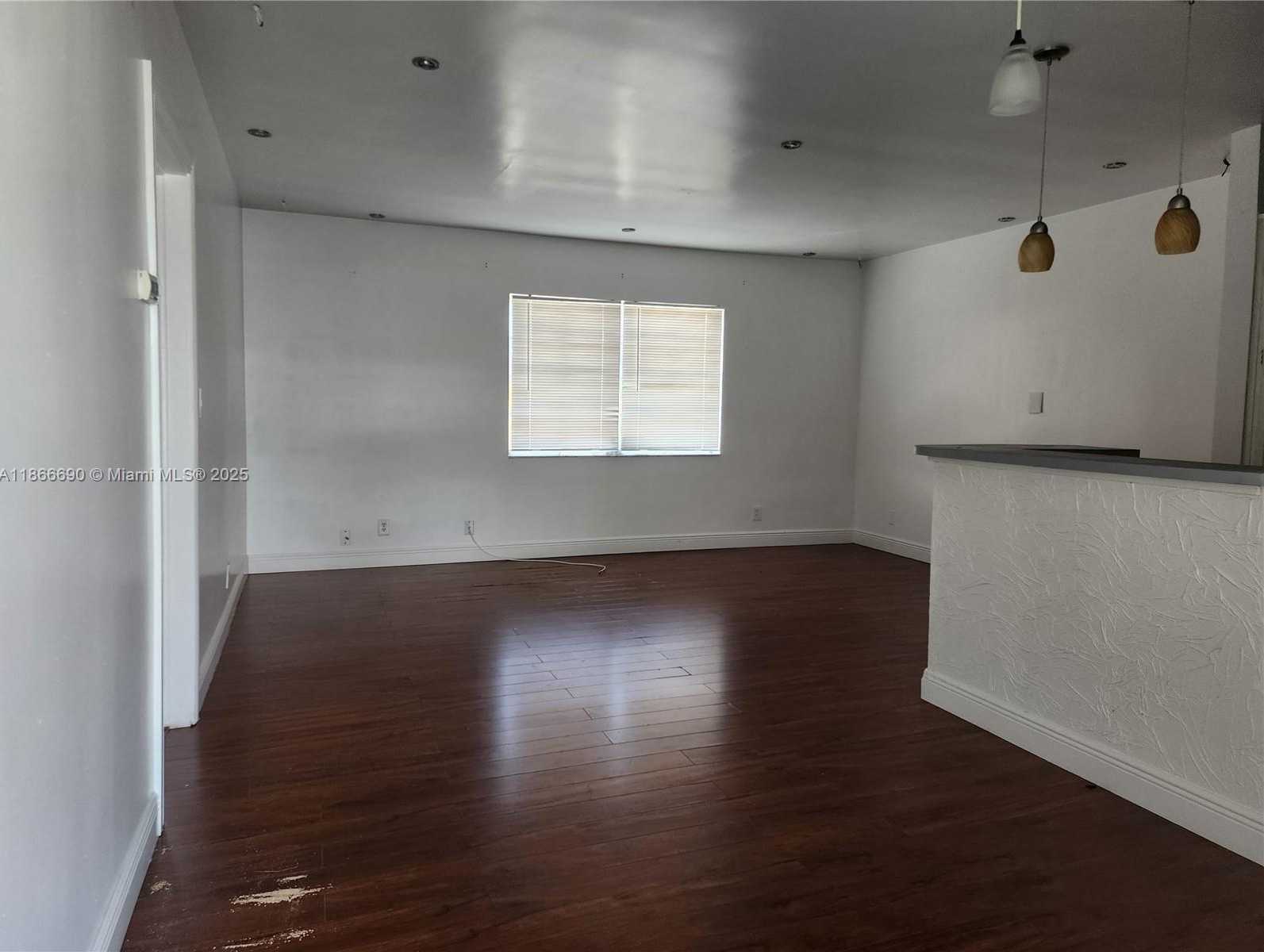 Small Image of 2219 POLK ST #2A, Hollywood Number 3