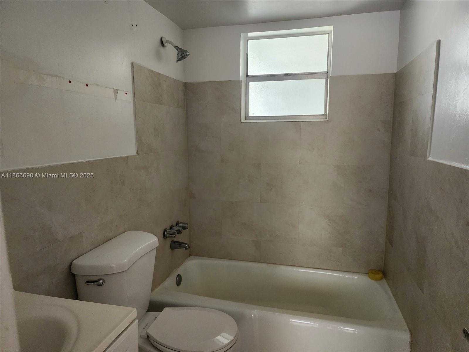Small Image of 2219 POLK ST #2A, Hollywood Number 8