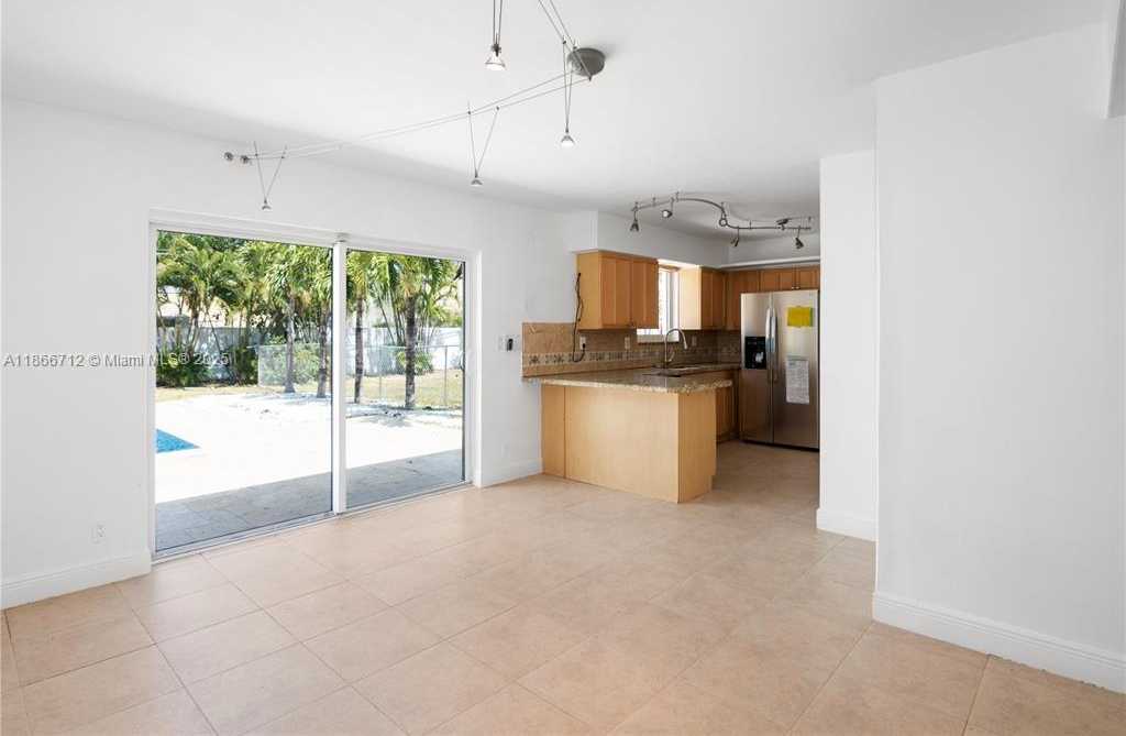 Small Image of 4021 SOUTH WEST 1ST ST #4021, Plantation Number 10