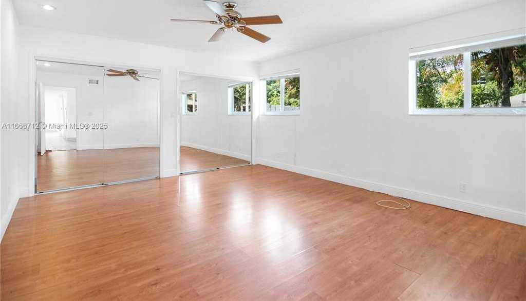 Small Image of 4021 SOUTH WEST 1ST ST #4021, Plantation Number 11