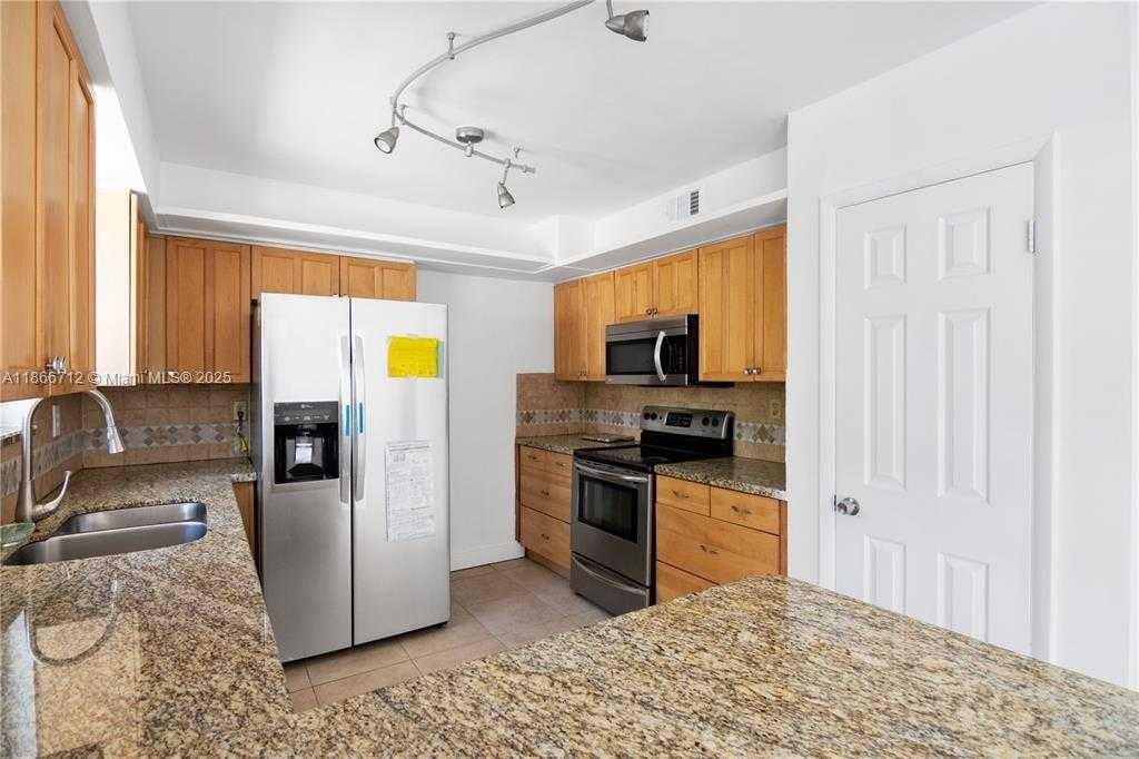 Small Image of 4021 SOUTH WEST 1ST ST #4021, Plantation Number 3