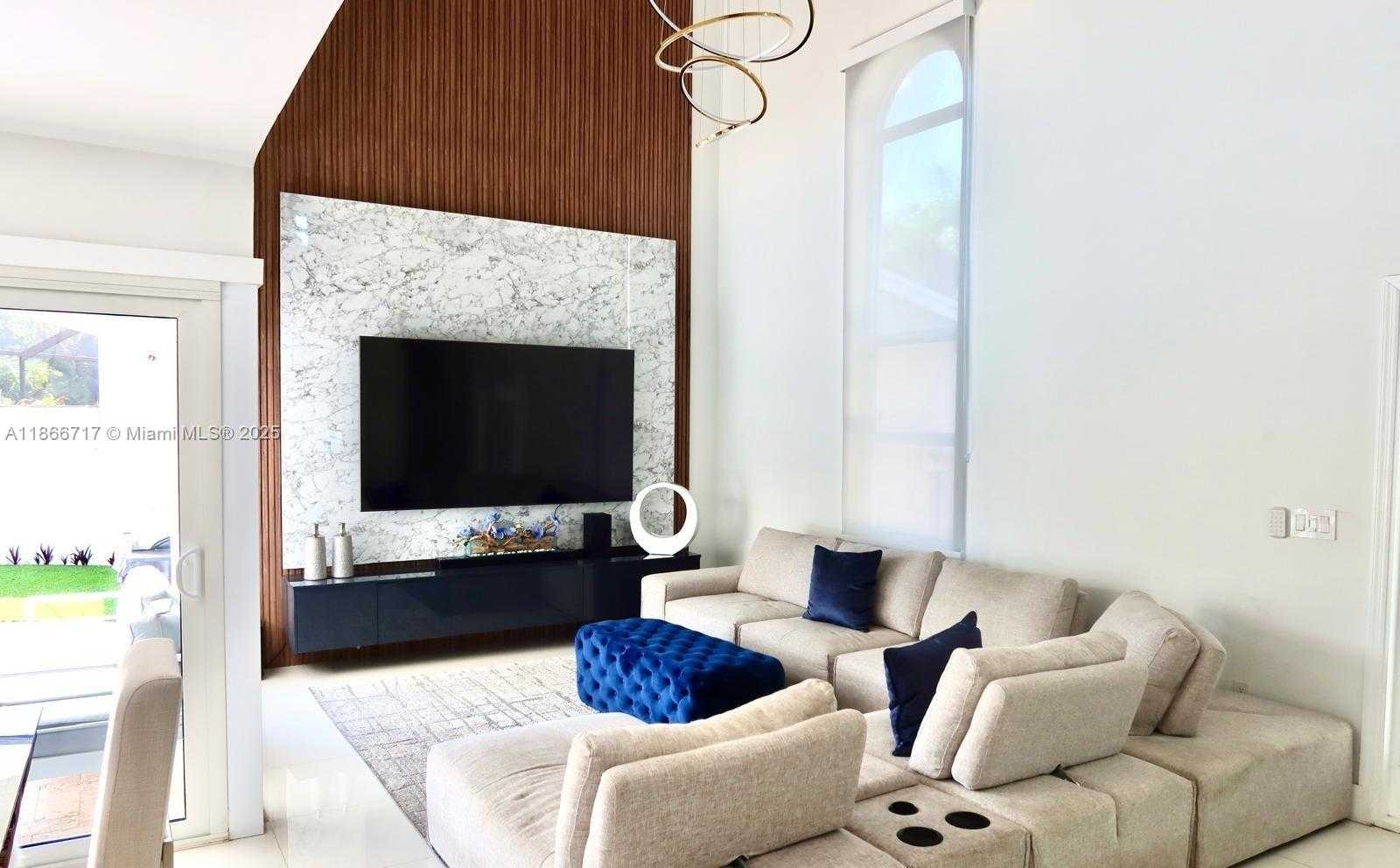 Small Image of 9721 NORTH WEST 51ST LN #9721, Doral Number 12